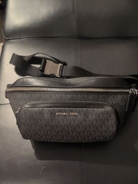 Michael Kors Black Men's Logo Belt Bag